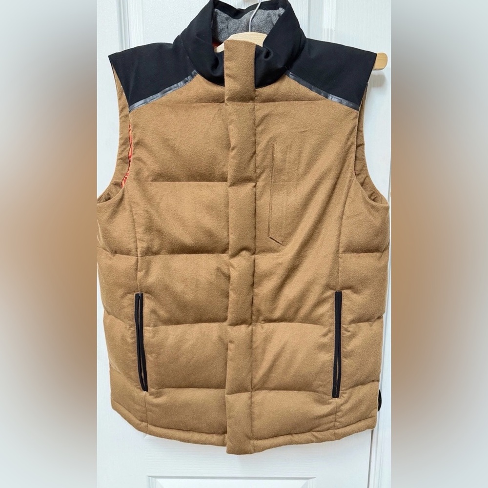 Under Armour Brown Quilted Puffer Vest with Black Yoke